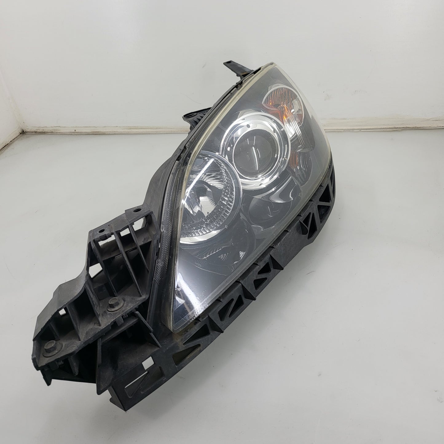 2007-2009 OEM Driver side headlight HID Mazdaspeed 3 gen 1